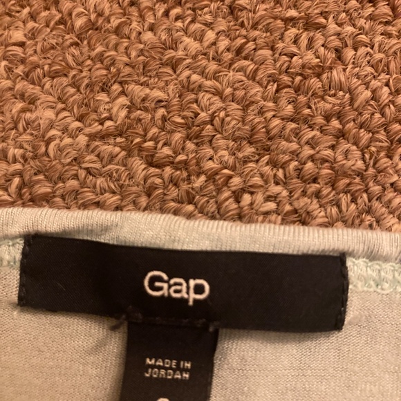 ❤️GAP shirt size small - Picture 4 of 4